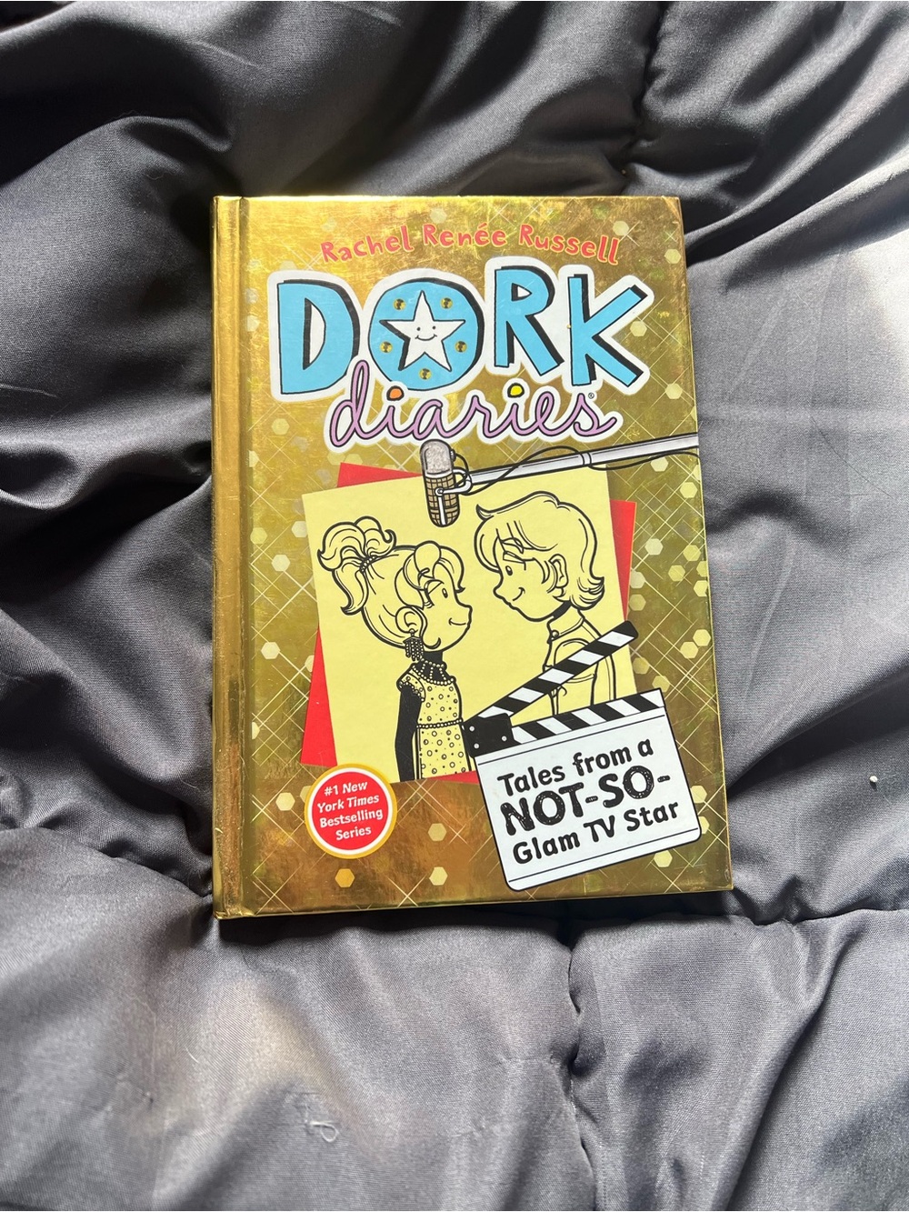 Dork Diaries: Tales from a Not-So-Glam TV Star - Gold Cover